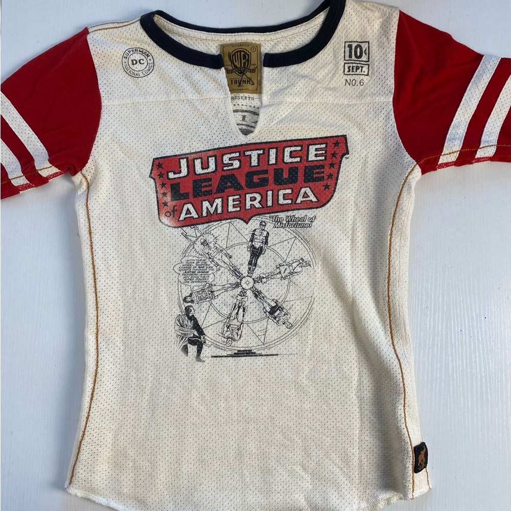 WB Limited Edition Trunk LTD Justice League Of America Womens Shirt Size 1 Small